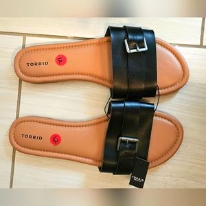 Nwt Torrid black slide with buckle (size 12)